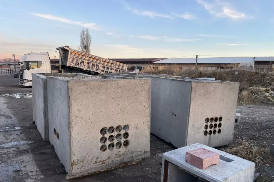 Beton Bariyerler ile Güvenli Yol Uygulamaları